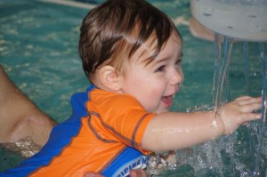baby_swimming